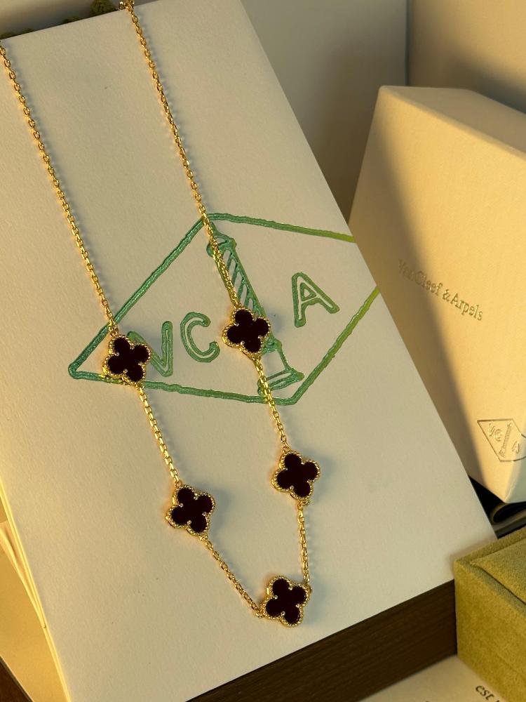 Van Cleef brand necklace