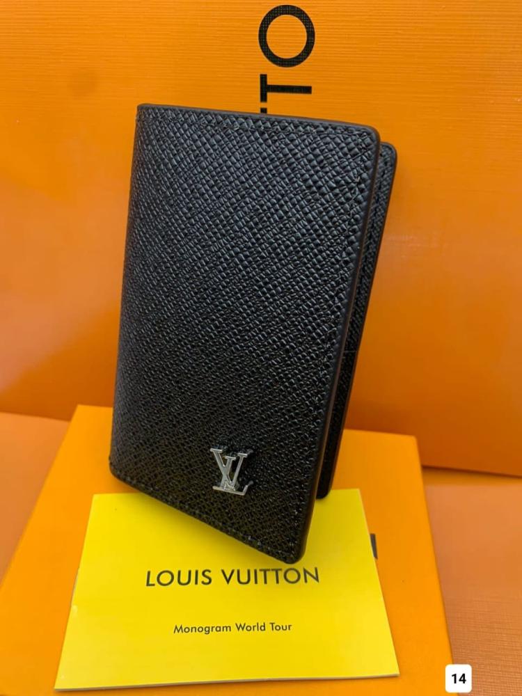 محافظ رجالية - Louis Vuitton