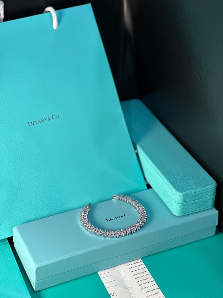 أسوار ة ماركة TIFFANY & CO