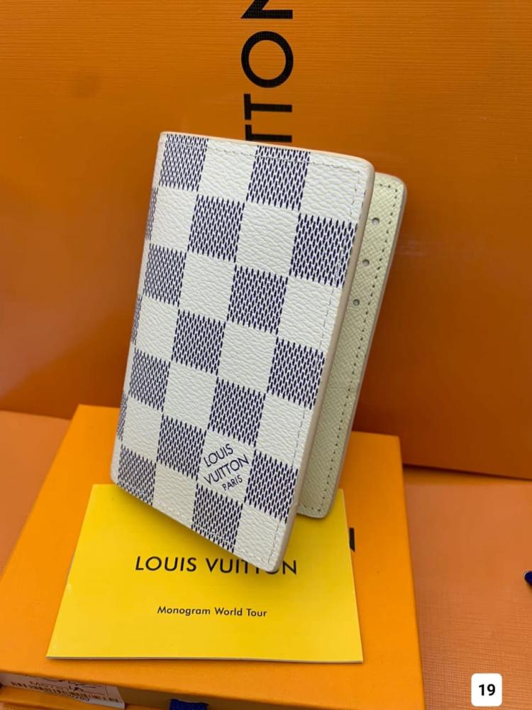 محافظ رجالية - Louis Vuitton