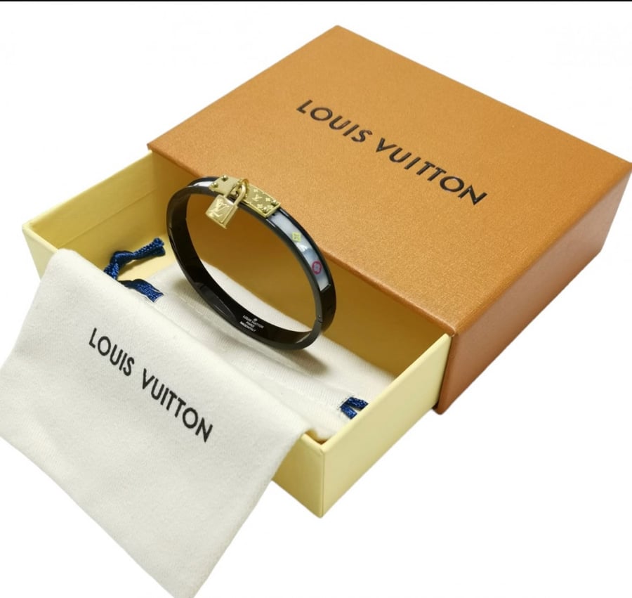 أسوارة - LOUIS VUITTON