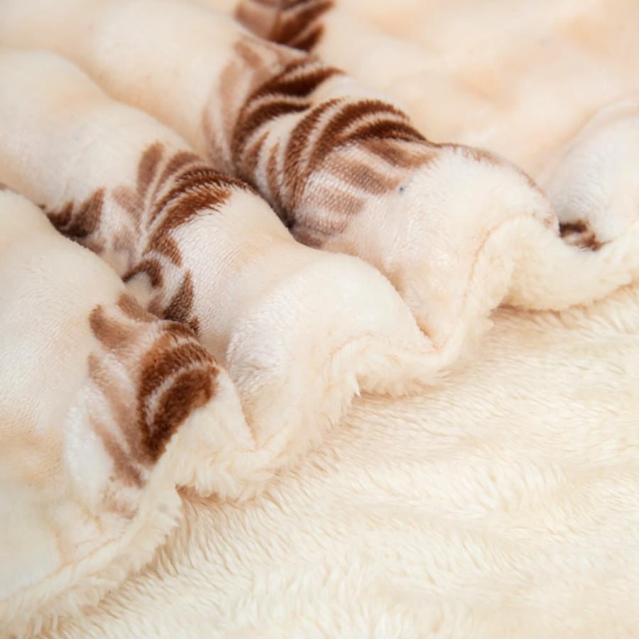 Tamilon fur blanket