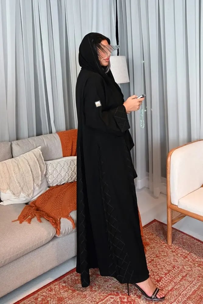 عباية الندى كلوش بتطريز اسود