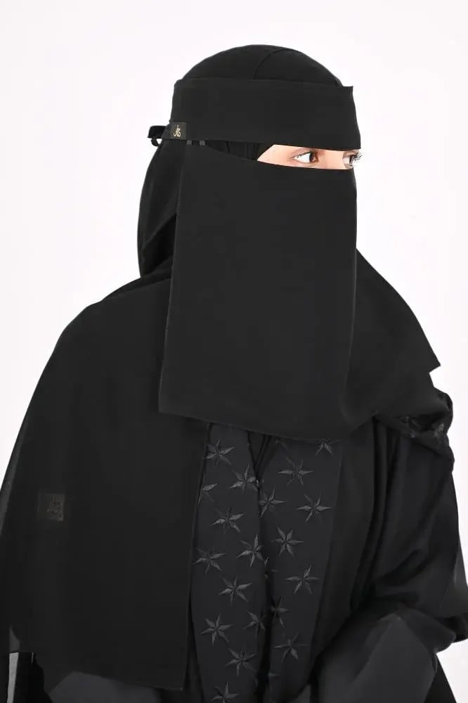 نقاب ببطانة حرير مطاطين