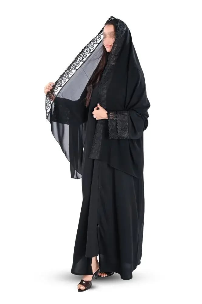 عباية بلاك بيري بدنيل على الاكمام