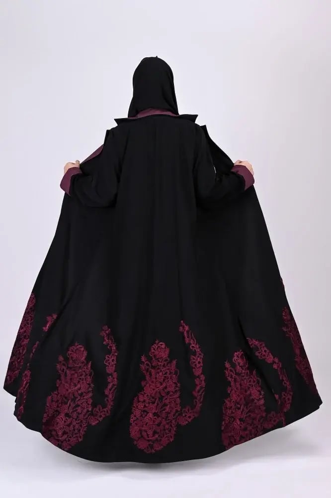 عباية كريب بتطريز عودي