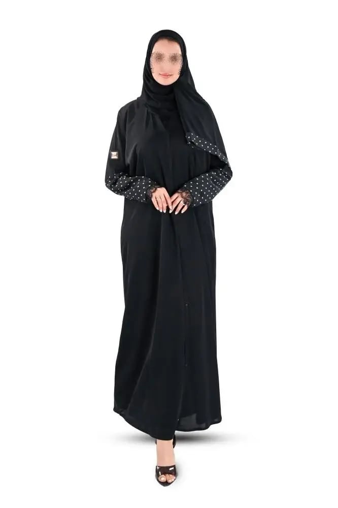 عباية بقماش منقط ودانتيل