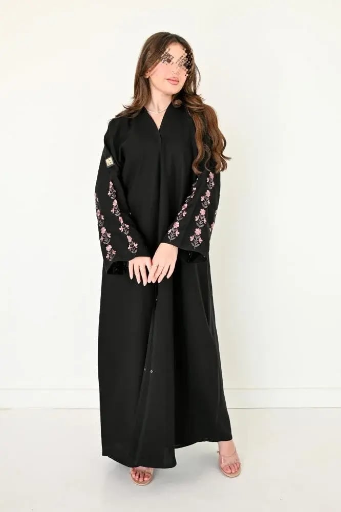 عباية كريب بتطريز ورود