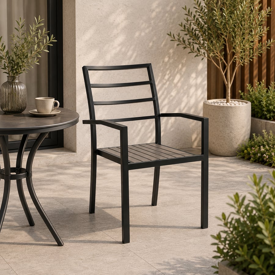 كرسي جلوس خشبي باللون الرمادي