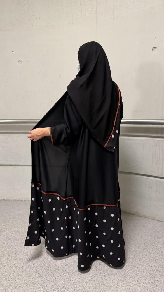 عباية سارا عباية صيفية ناعم – قصة نص كلوش عملية وأنيقة