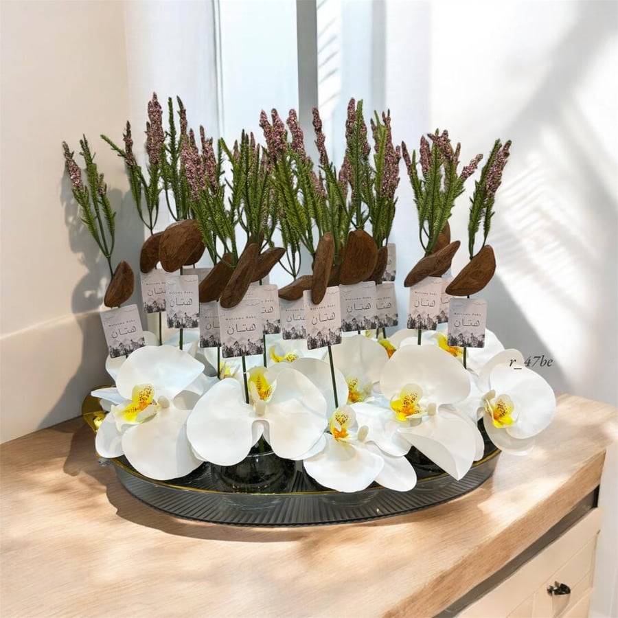 Gifts and distributions, vases, flowers, with oud, and theme