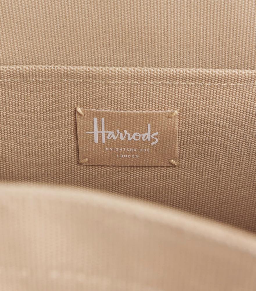 شنطة هارودز Harrods الأصلية – قطن – بيج – حجم كبير – الشعار الكلاسيكي المطرّز