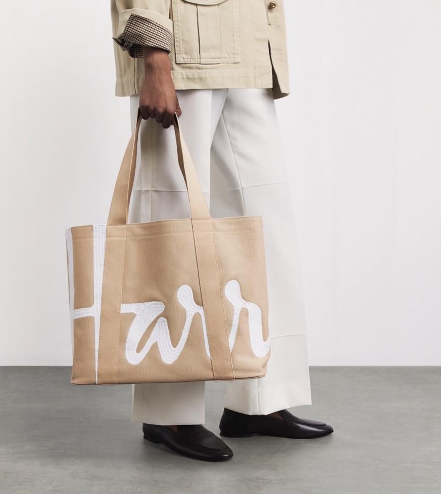 شنطة هارودز Harrods الأصلية – قطن – بيج – حجم كبير – الشعار الكلاسيكي المطرّز