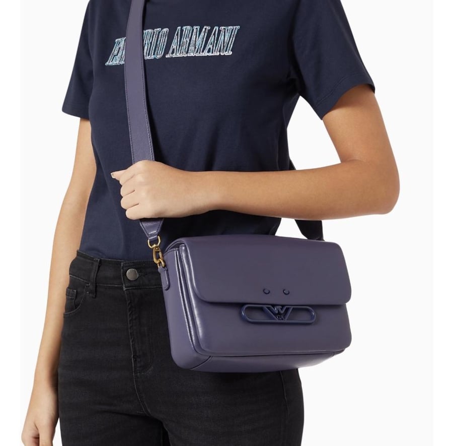 Emporio Armani - شنطة كروس بودي- إمبوريو أرماني- أصلية 100% – جلد طبيعي – بنفسجي
