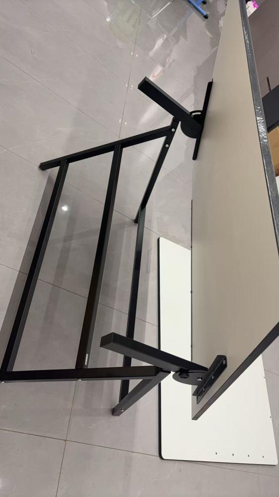 طـــاولة رســـم هندسي قاعدة معدنية سطح خشبي   120×90 سم