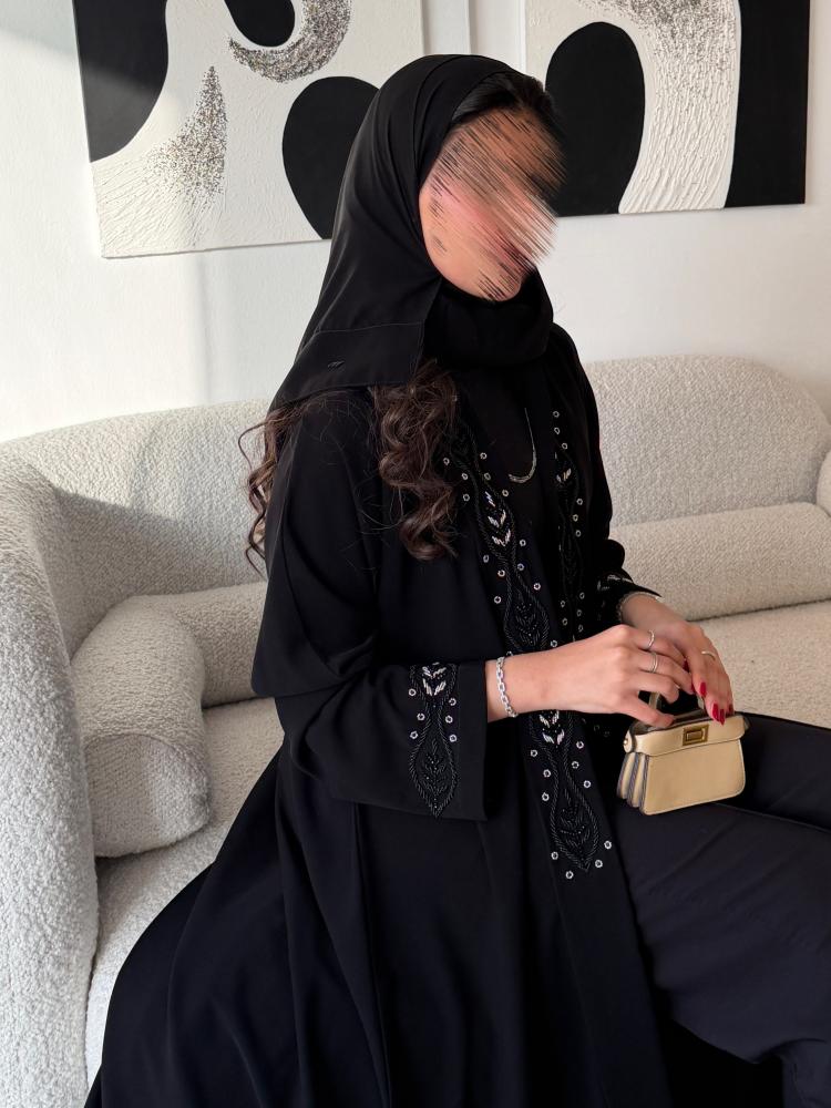 عبايه سودا بكرستال اسود وفضي