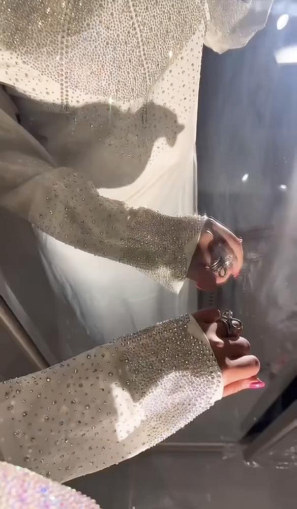 مخاوير البشت الابيض
