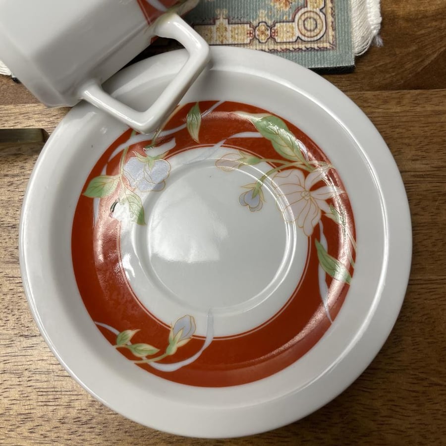 الفنجان الاحمر سعة ٩٠ مل