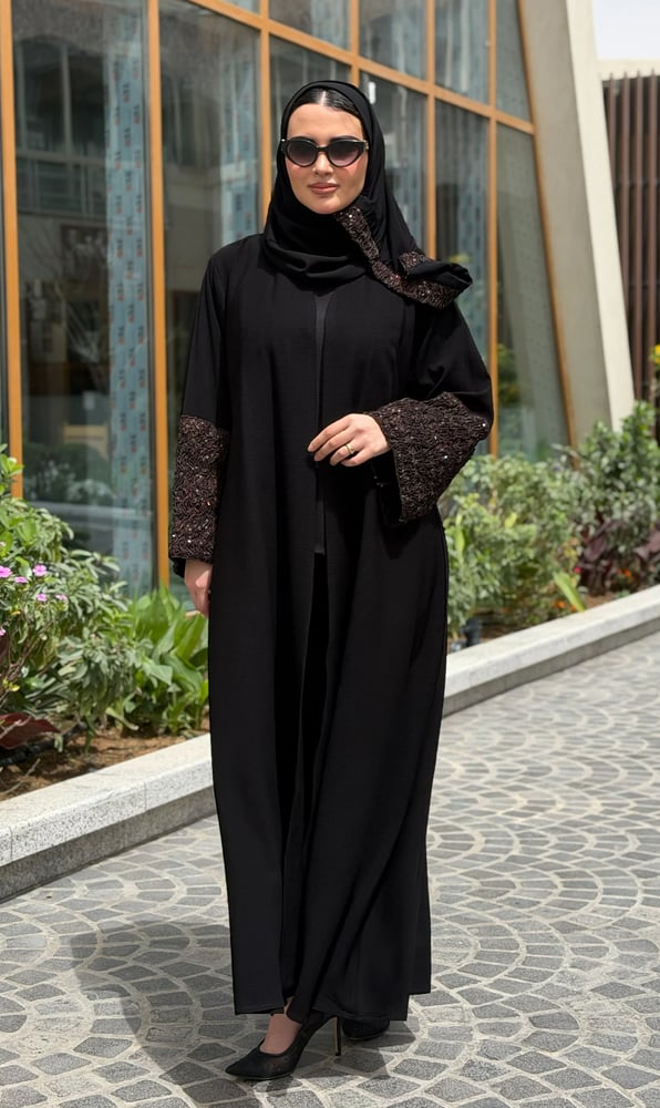 عباية عذاري باللون البني الداكن