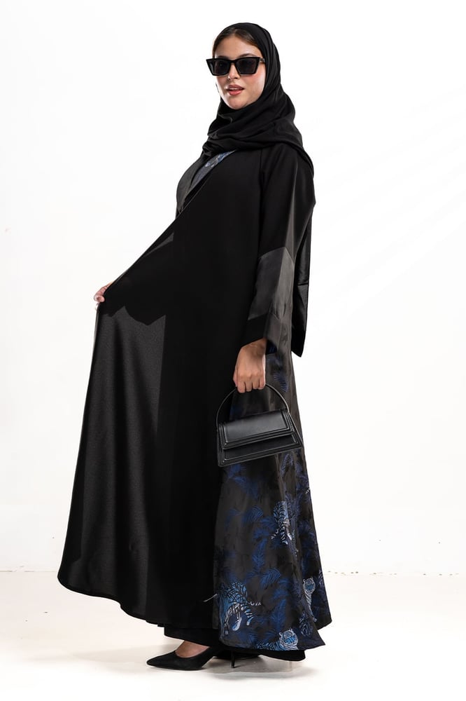 عباية تايجر باللون الكحلي