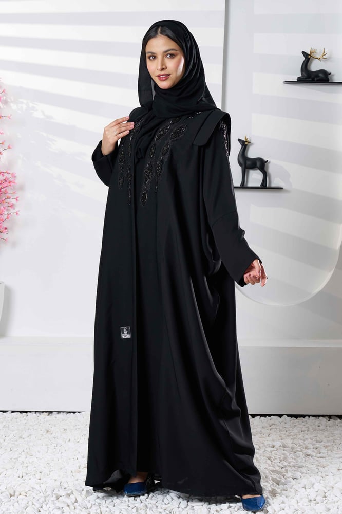 عبايات شتويةكلوش مناسبات شك خرز كرستال ملونه ساترة دوامات جاكار عباية