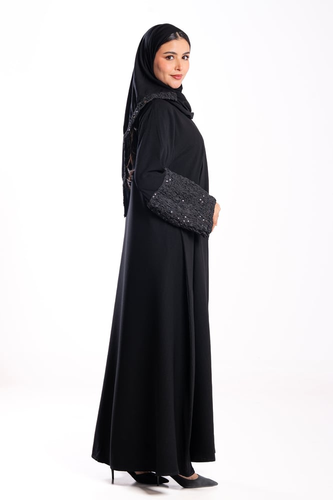 عباية عذاري باللون الأسود