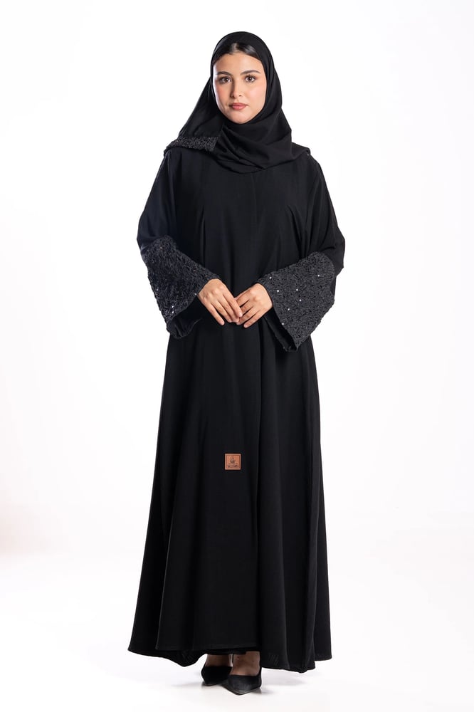 عباية عذاري باللون الأسود