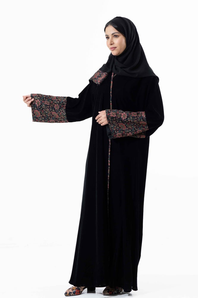 عبايات شتويةكلوش مناسبات  شك خرز كرستال ملونه ساترة دوامات جاكار عباية