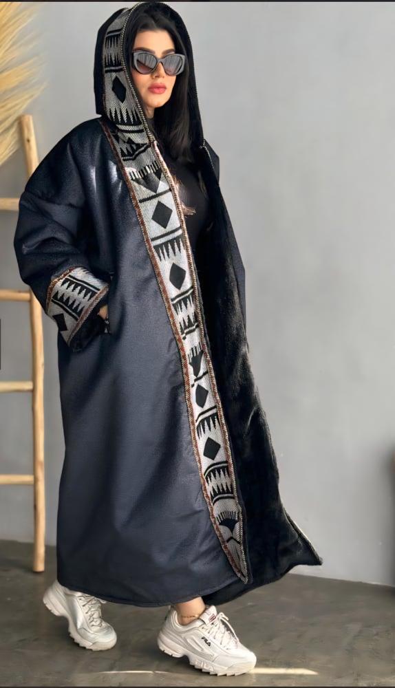 فروة نسائية بنقش سدو
