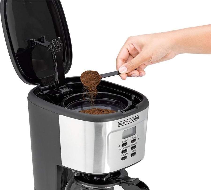 ماكينة قهوة بالتنقيط BLACK+DECKER سعة 12 كوب – مؤقت 24 ساعة وحفظ للحرارة