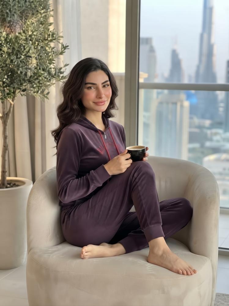 ترنج نسائي مخمل قبع