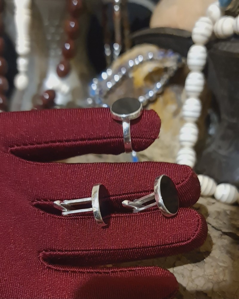 طقم رجالي ملكي جميل وانيق خاتم + كبكات يد بصياغه يدوية ملكيه انيقة وبفضه عيار 925