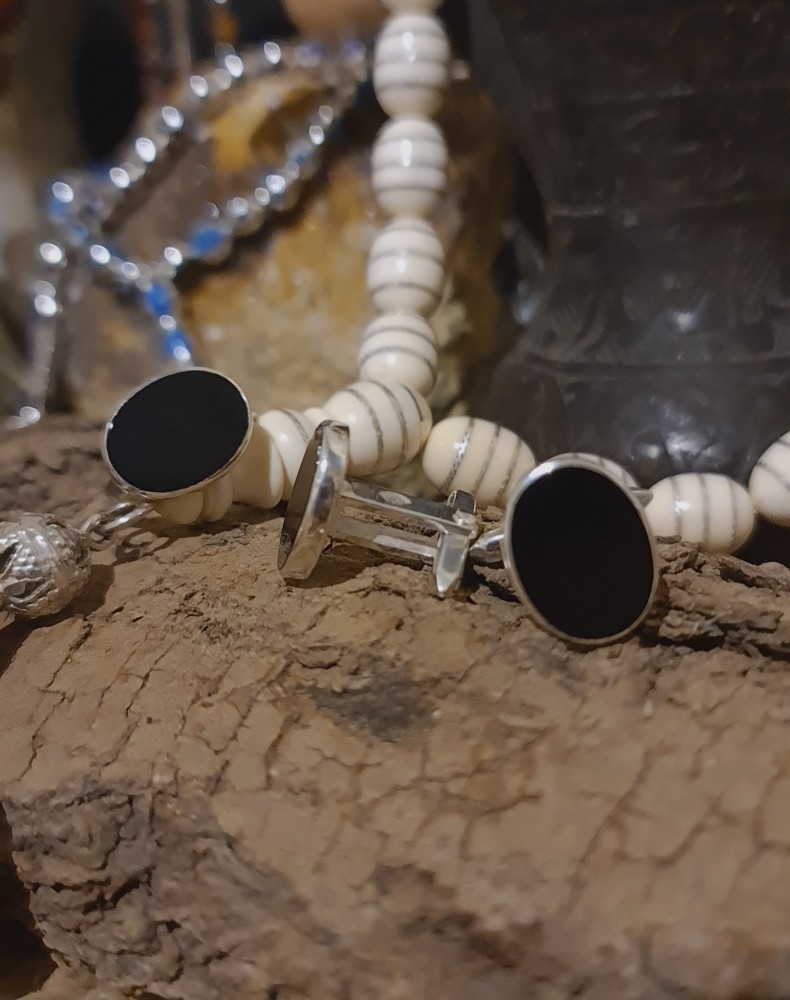 طقم رجالي ملكي جميل وانيق خاتم + كبكات يد بصياغه يدوية ملكيه انيقة وبفضه عيار 925