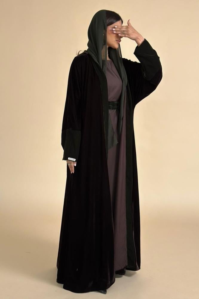 Velvet abaya half Beshteh with an inner dress