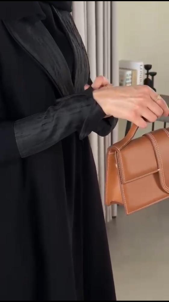 عباية منى