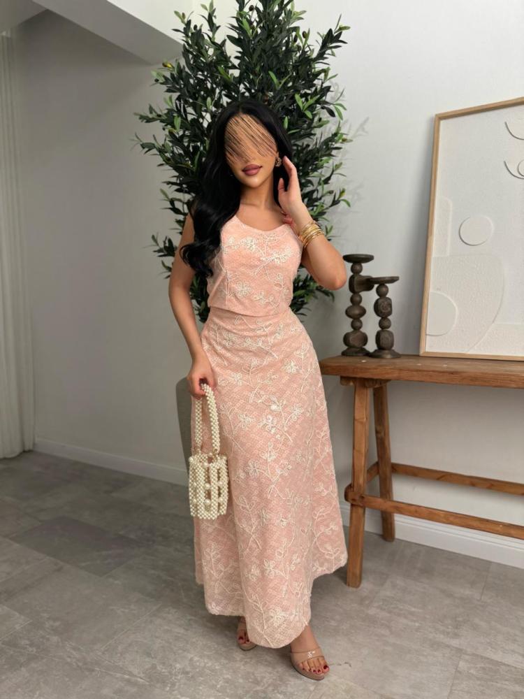 Pink padded lace set with a special design