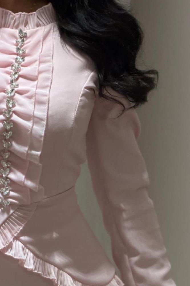 Occasion set, crepe fabric, decorated with chiffon, broken