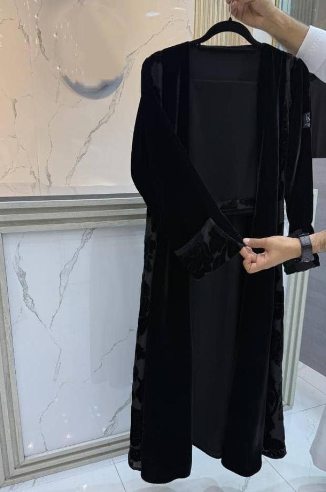 عبايه مخمل اسود مع شيفون مخمل مبطن