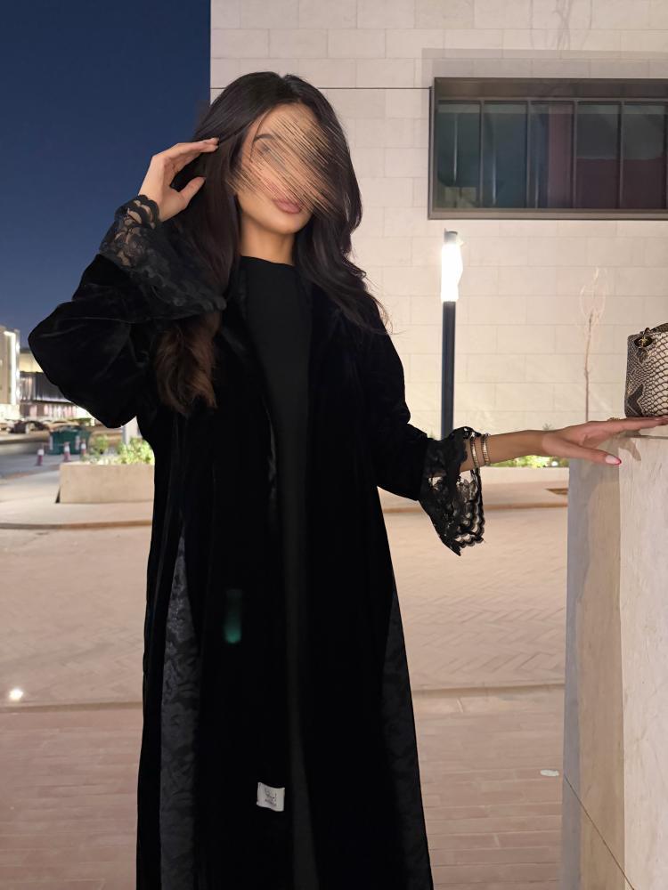 عبايه مخمل الفخامة الشتوية