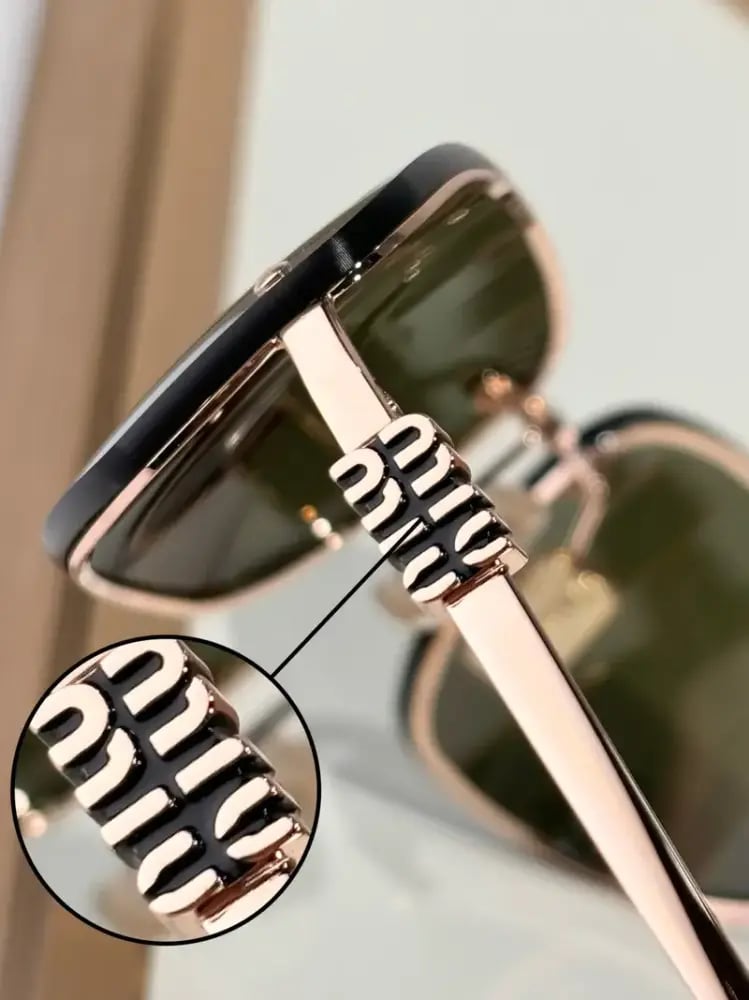 MIU MIU