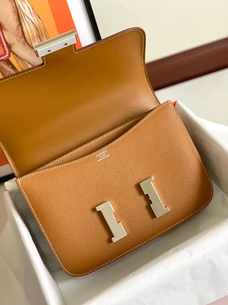 HERMÈS BAG