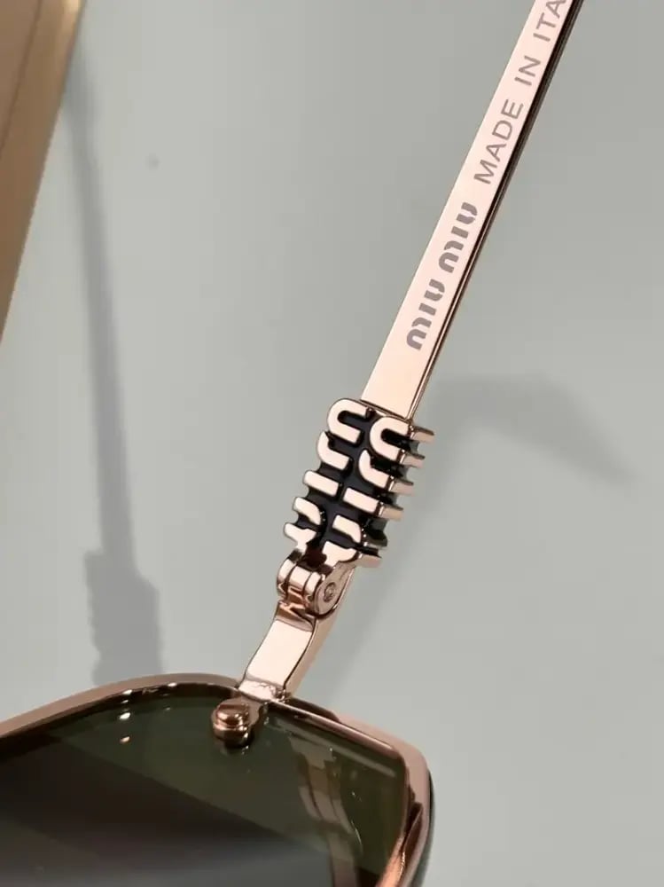 MIU MIU