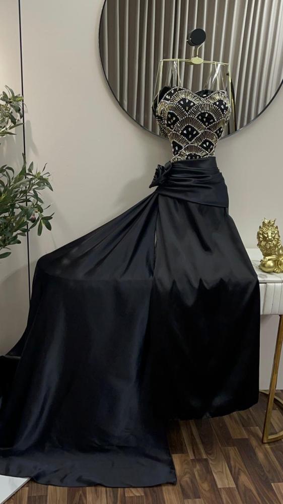 Razan dress. Black and gold luxurious
