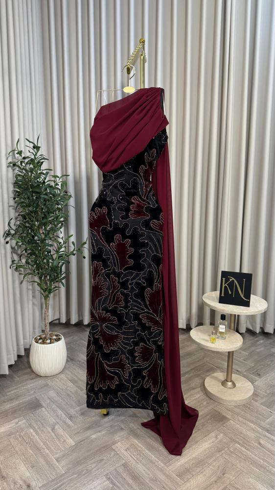 فستان سهره اسود وعنابي