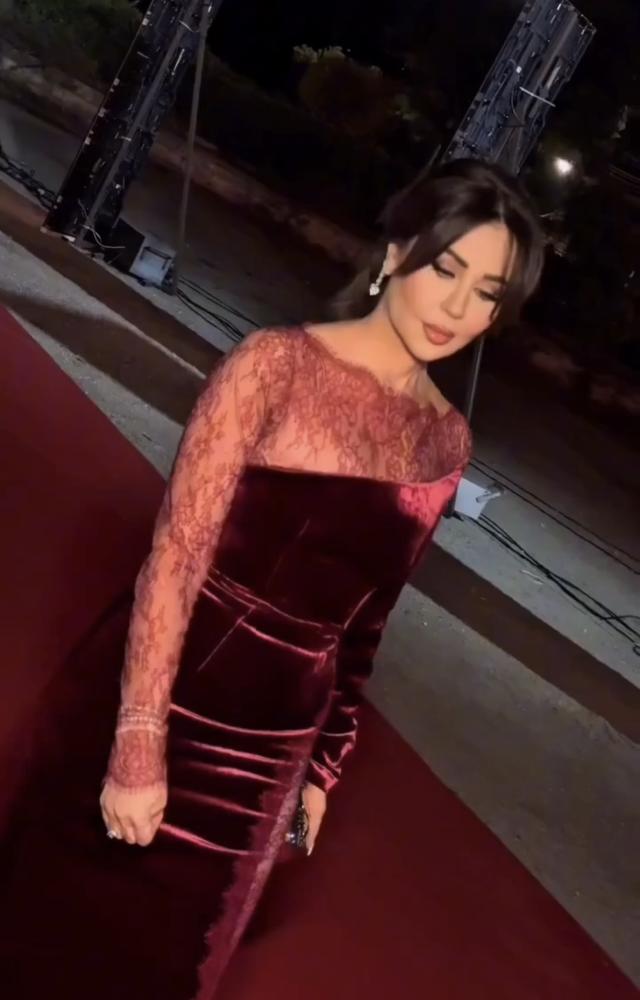 فستان سهره مخمل ودانتيل