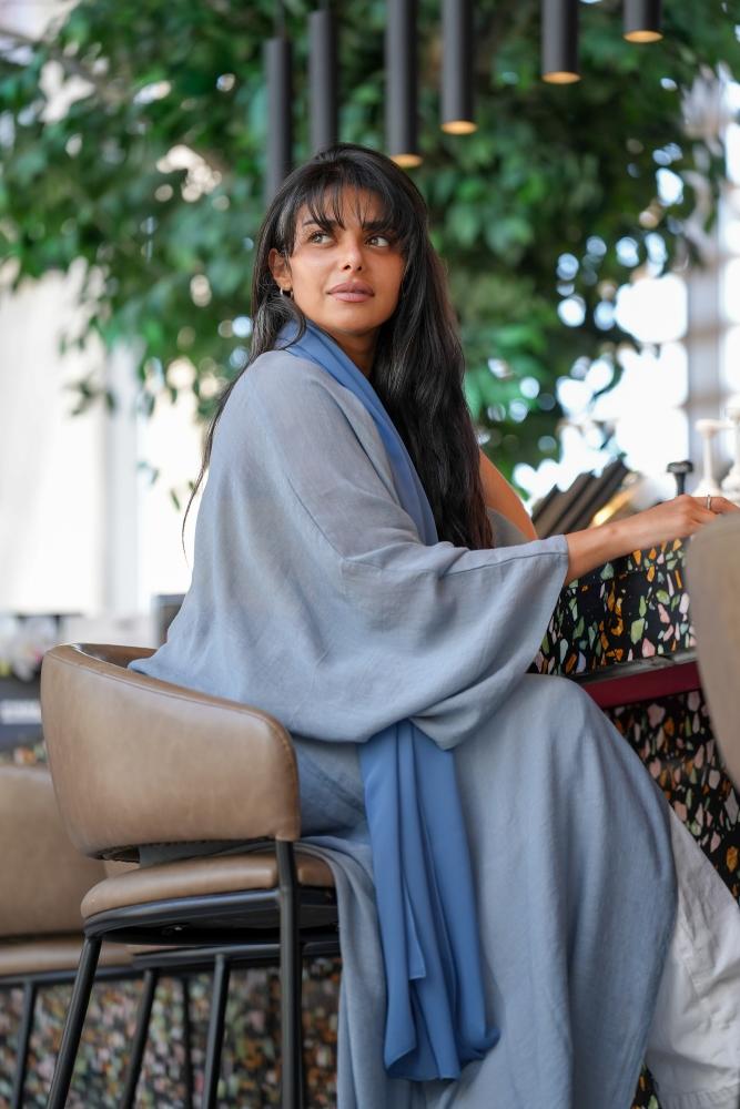 Lightweight laser cotton abaya with a half-closed open-front design