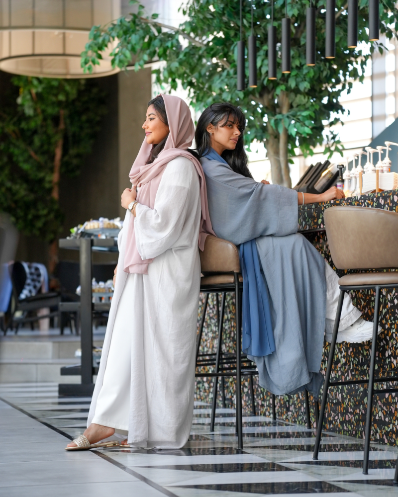 Lightweight laser cotton abaya with a half-closed open-front design