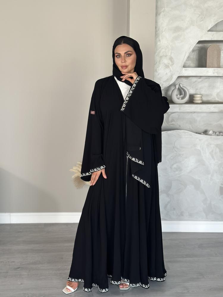 عبايه كريب ملكي كلوش أكمام تطريز L26