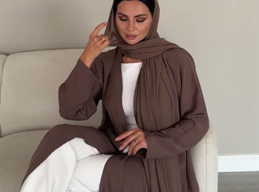 عبايه لحمي قماش كريب كوري L15