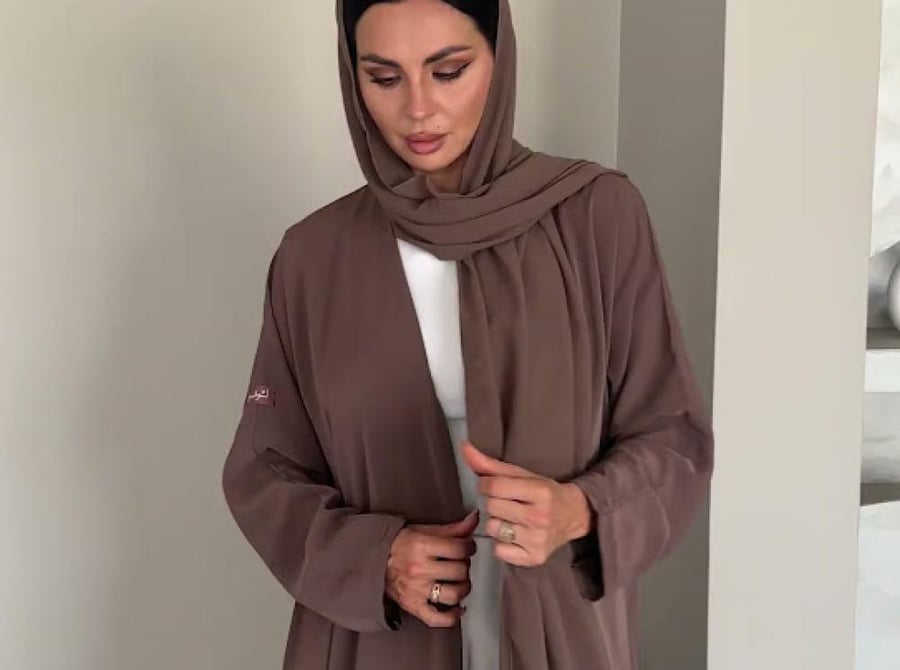 عبايه لحمي قماش كريب كوري L15